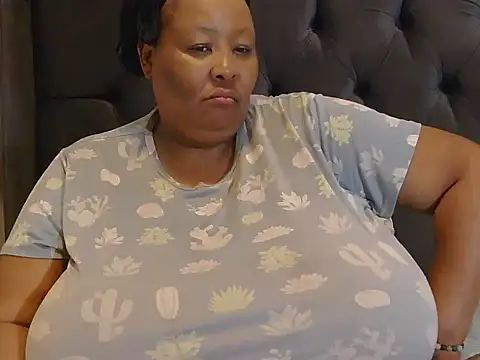 nancy111 (F milf) - make me drip and squirt on my toy