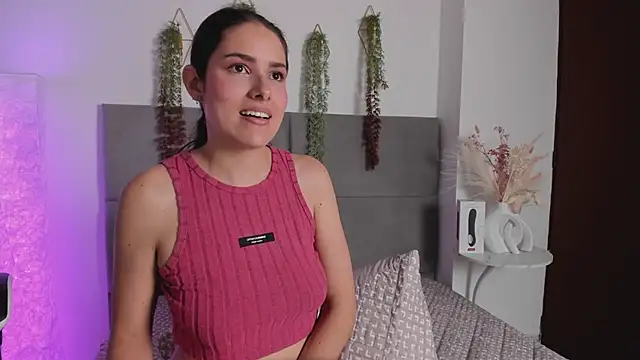 julietasnow - JulietaSnow's free webcam - UK Sex Cams