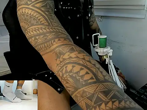 master_leather webcam