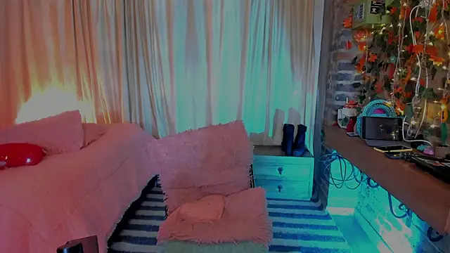 lagoldenbitch - LaGoldenBitch's free webcam