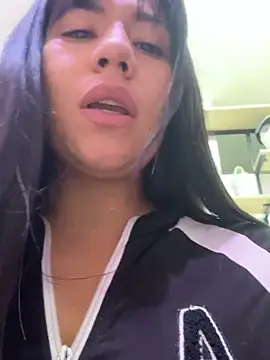 kim_monti (F young) - Fingers 2 in ass