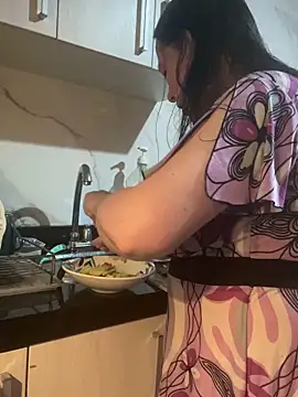 Webcam Model (Freya_Artemisa)  is live.Free join now!