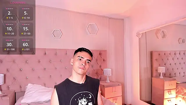 nicokingg_ - NicoKingg_'s free webcam - UK Sex Cams