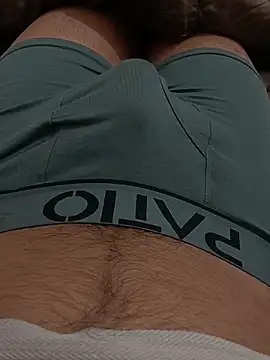 hornyucum4me - Hornyucum4me's free webcam