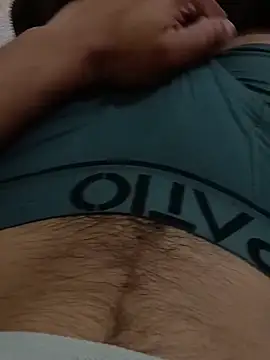 hornyucum4me (M young) - 🔥❤️‍🔥 Rub & Jerk Cock in park & street