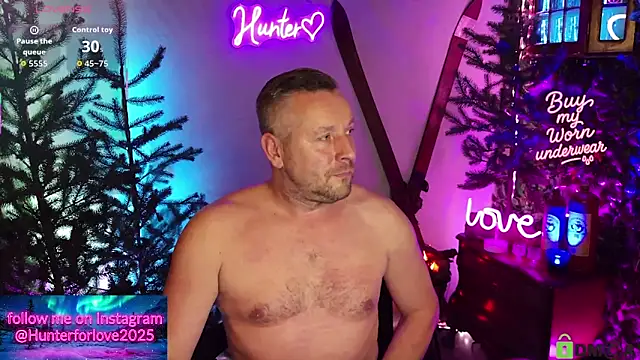 hunter_fl (Ask my age) - Ready for the hottest moment 😏✨