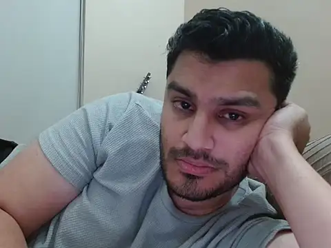 robintoit (M young) - 1000 token to  dick open