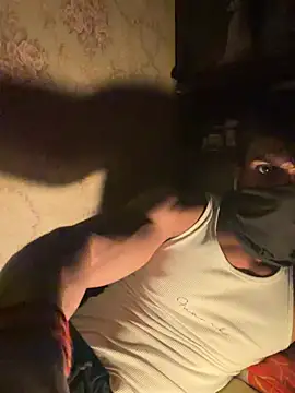 hunkyardd (Ask my age) - Remove vest & chit chatt