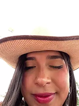 mariangel_11 - Mariangel_11's free webcam - UK Sex Cams