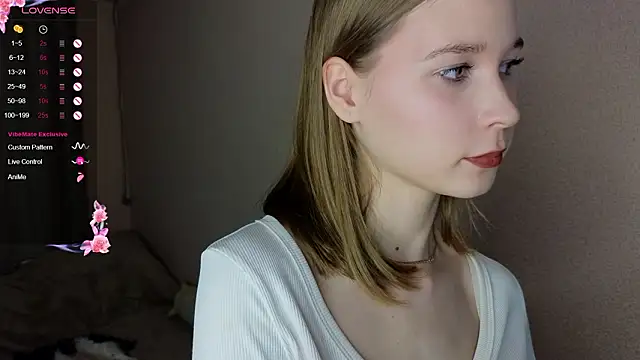 vickky_shy (F teen) - take off top