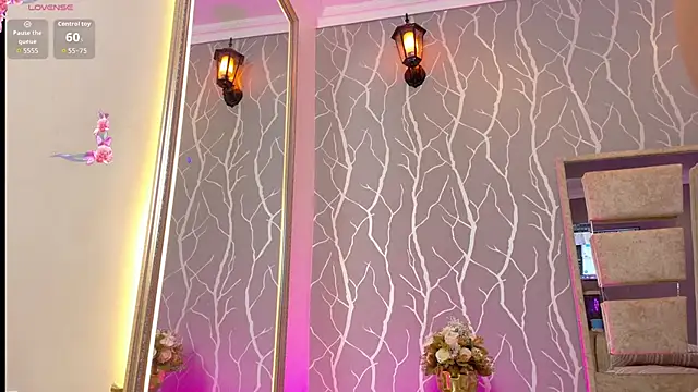 julia_rivers (F teen) - SHOW ASS AND OIL🍑