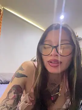 Webcam Model (KoraSweett)  is live.Free join now!