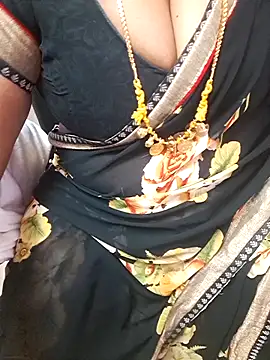tamil_ammani (F milf) - Boobs show😜😜😝🥰🔥🔥🔥