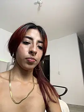 Webcam Model (Mirandaa_Rogers) is live