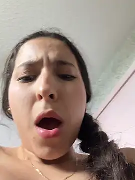 LittleDoll___ webcam