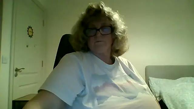 NoraJohnson6 webcam