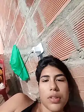 Webcam Model (triana-hot18)  is live.Free join now!