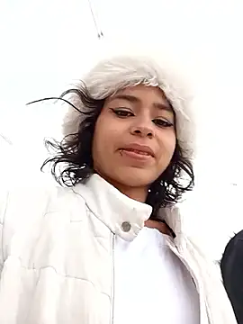 h_hiana - H_hiana's free webcam - UK Sex Cams