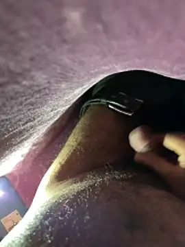 hardlysuck (Ask my age) - Cum show with condom