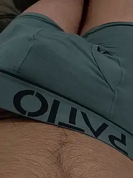 hornyucum4me (M young) - 🔥❤️‍🔥 Rub & Jerk Cock in park & street