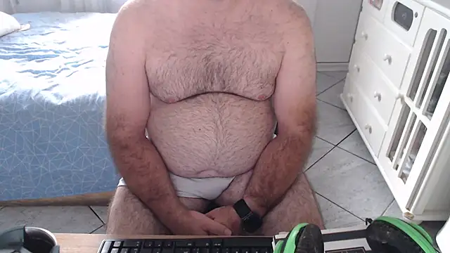 mysterbearmg (Ask my age) - CUM IN GOAL - Add Instagram - MysterBear