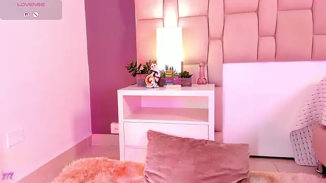 mia_cm - Mia_cm's free webcam