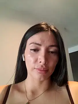 _monicab (F young) - Show boobs