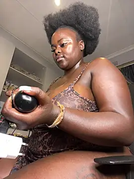 Webcam Model (Honeycoco0211)  is live.Free join now!