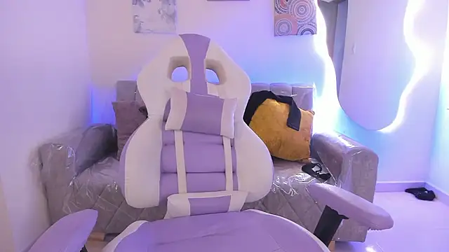 Charlotte_cowell_sub1_