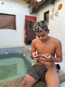 princesleo - PrincesLeo's free webcam - UK Sex Cams