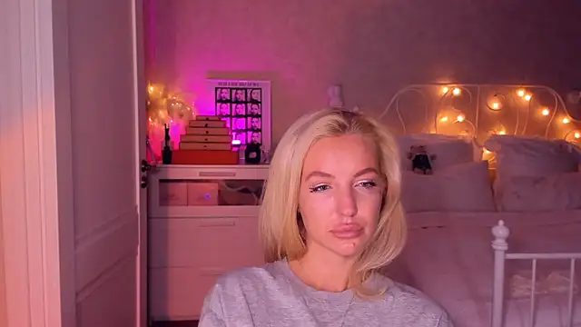 aestetick - Aestetick's free webcam - UK Sex Cams