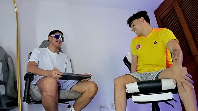 sotooliver3 - Sotooliver3's free webcam - UK Sex Cams