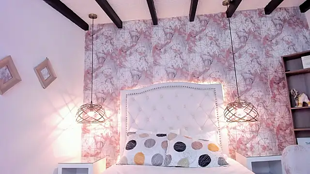 scarletmore - ScarletMore's free webcam - UK Sex Cams