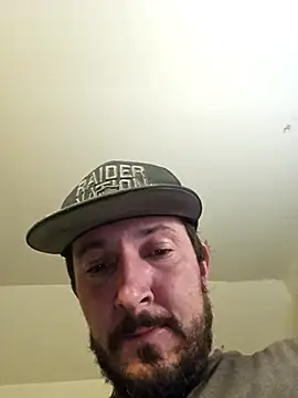 uncuthammer69 - UncutHammer69's free webcam