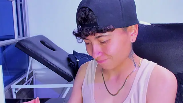 im_mathias - Im_Mathias's free webcam - UK Sex Cams