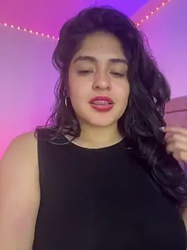 Webcam Model (EmilyNoir1)  is live.Free join now!