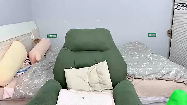 美女L--Q在线直播