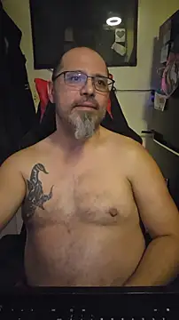 krazylegz (Ask my age) - Daddy take off them clothes...