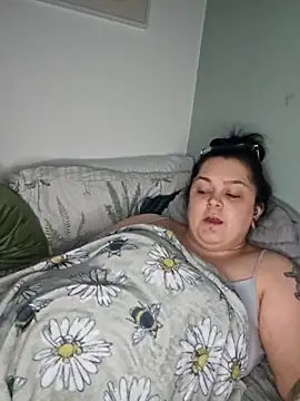 saucy-serenity (F young) - Naked full body oil show