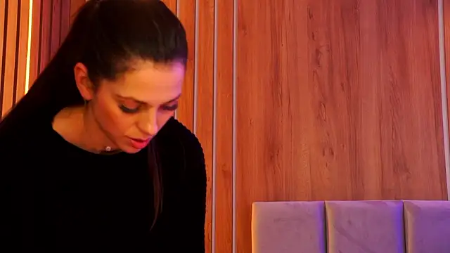 ellylynn - EllyLynn's free webcam - UK Sex Cams