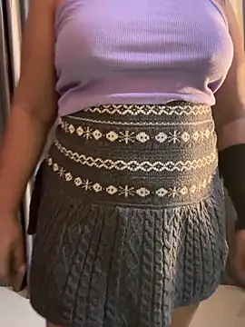 Webcam Model (Maggi-is-back) is live