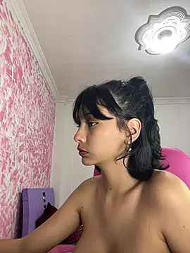 Webcam Model (xoxo_milk)  is live.Free join now!