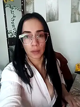 yaraduartee - YaraDuartee's free webcam - UK Sex Cams