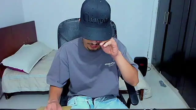 chandler_ken - Chandler_ken's free webcam - UK Sex Cams