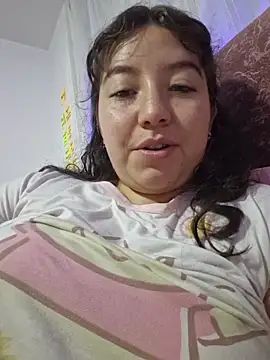 annyaparis (G young) - Show boobs + bounce