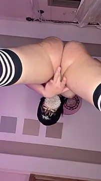 victoria89 (F teen) - public squirt 💦🔞🥵