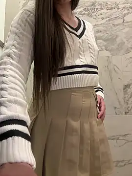 Webcam Model (Isabella21_)  is live.Free join now!