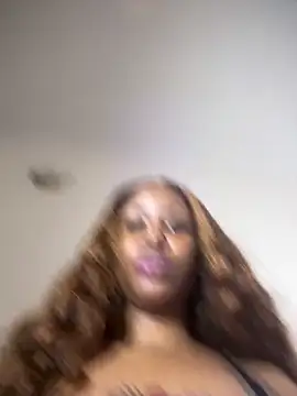 Webcam Model (Rose_berry)  is live.Free join now!