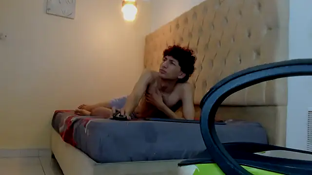 darkknightx01 (M twink) - See my cock hard