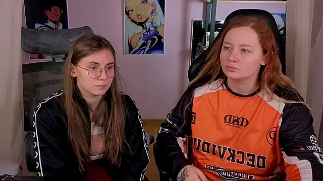 _annastark_ (F young) - flash boobs